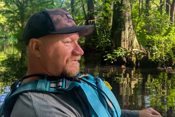 Guide on the water